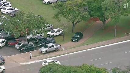 VÍDEO: quase 300 multas são emitidas por estacionamento irregular no 1º dia do Encontro de Novos Prefeitos, em Brasília