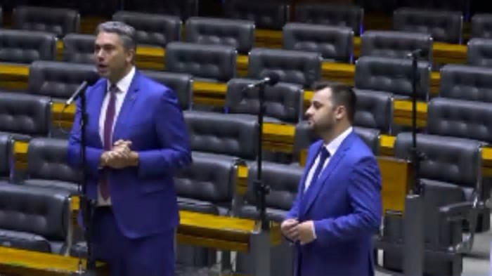 Em Brasília, prefeito de Camaquã acompanha deputado em pronunciamento contra novos pedágios
