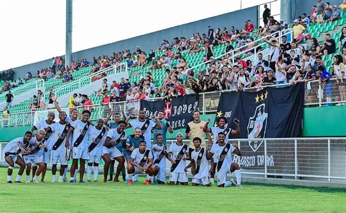 Vasco-AC embala no estadual com 100% de aproveitamento e hit inspirado no Vasco