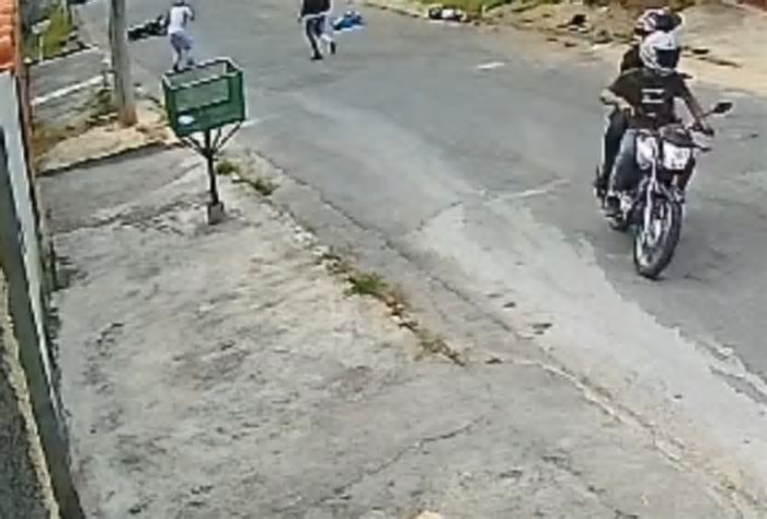 Homem morre e quatro ficam feridos em ataque a tiros no bairro Monte Azul, em BH