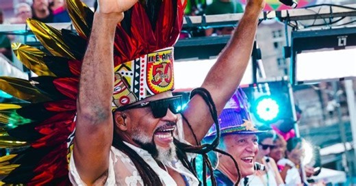 Para comemorar o Axé, Carlinhos Brown começa carnaval com agenda lotada