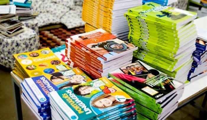 A imposição da compra de módulos nas escolas particulares