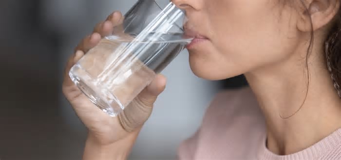Você pode se intoxicar por beber muita água?