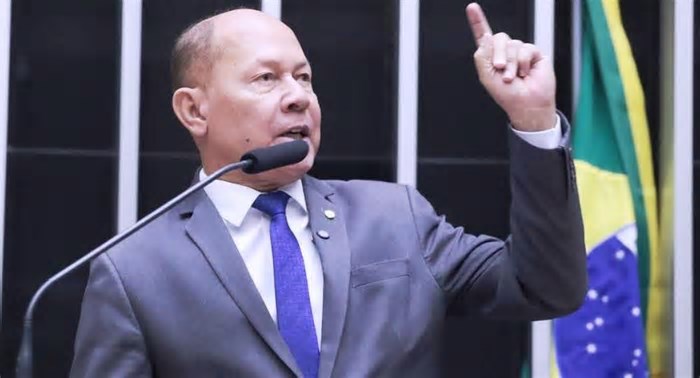 Deputado Coronel Chrisóstomo propõe lei para proteger símbolos religiosos cristãos