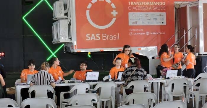 Voluntários promovem mutirão de saúde como apoio às unidades atingidas pelas cheias em Canoas