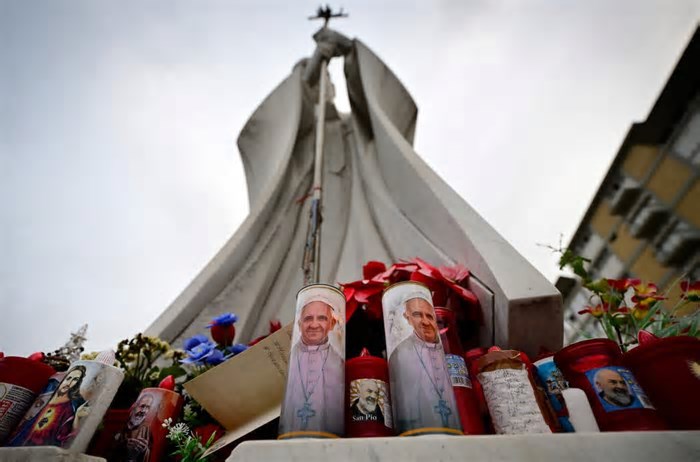 Saúde do Papa continua em estado crítico, mas Francisco não teve mais crises respiratórias