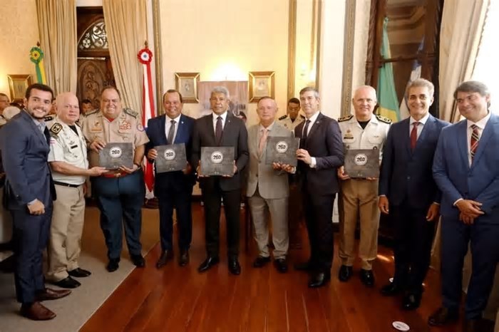 “Esses 200 anos representam o compromisso da Polícia Militar com a segurança da Bahia”, afirma governador em evento comemorativo