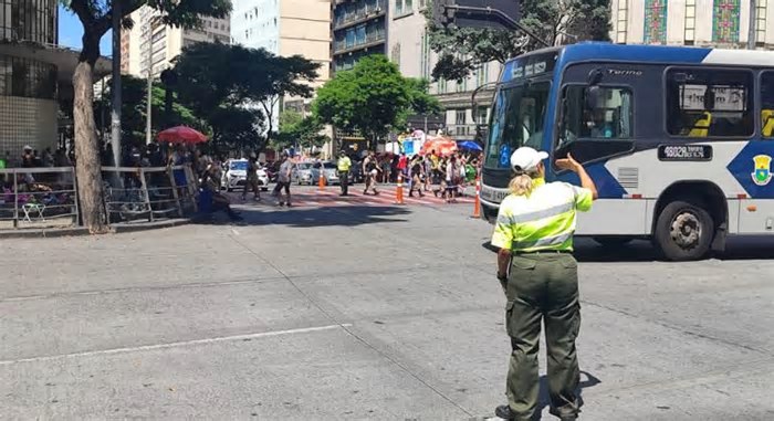 Vai passar pelo Centro? Desfile do megabloco Chama o Síndico fecha 5 trechos de ruas e avenidas