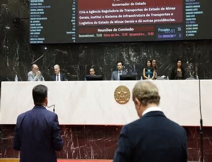 Criação da Agência Reguladora de Transporte é aprovada em 1° turno na ALMG