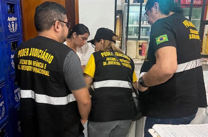 Oito estabelecimentos são notificados por irregularidades em Manaus