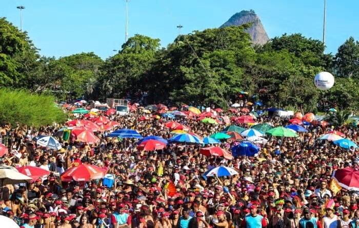 Turismo no Carnaval 2025: previsões econômicas e os melhores destinos para viajar