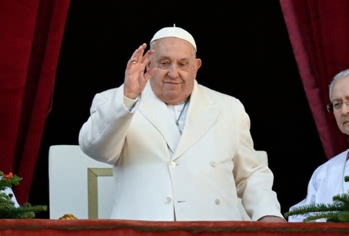 Papa Francisco tem episódio de vômito com aspiração e piora no estado de saúde, diz Vaticano