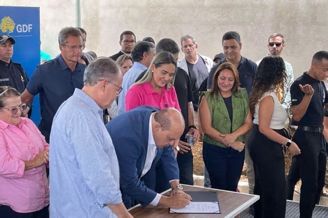 Ibaneis anuncia volta da Secretaria do Entorno e reforça parceria com GO