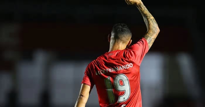 Athletico derrota Pouso Alegre e vai à segunda fase da Copa do Brasil