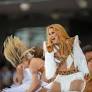 O público presente no estádio do Mangueirão, em Belém (PA), neste domingo (2/2), assistiu ao show da cantora Joelma antes da Supercopa Rei.