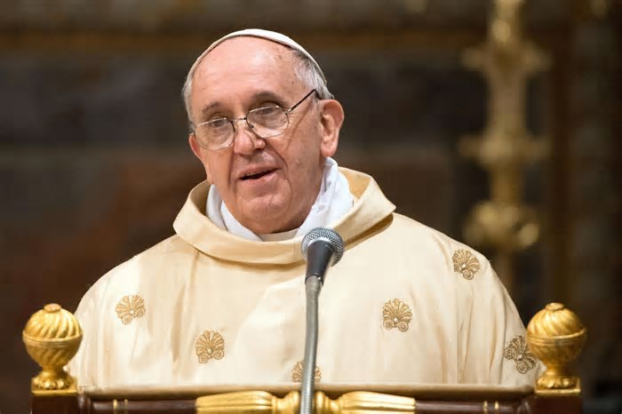 Papa Francisco precisou de transfusão de sangue e estado de saúde é 'crítico'