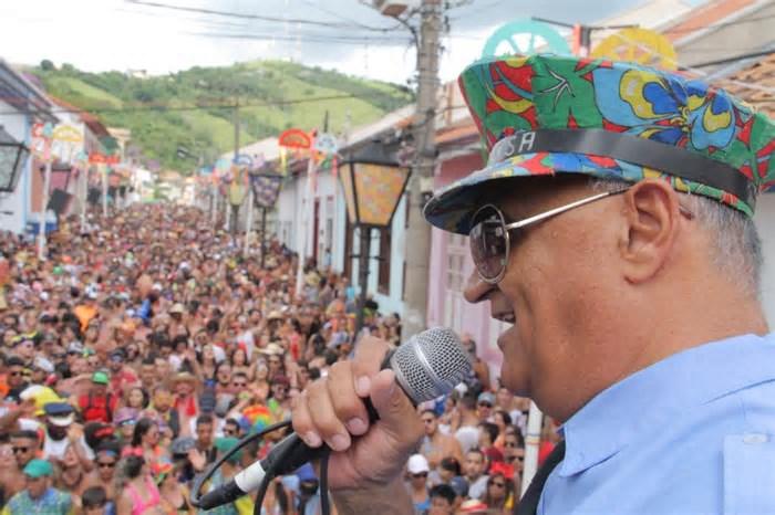 Bloco do Barbosa é atração no primeiro dia de carnaval, em São José dos Campos