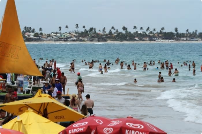 Chuvas deixam 17 pontos de praias do Grande Recife impróprias para banho; veja quais
