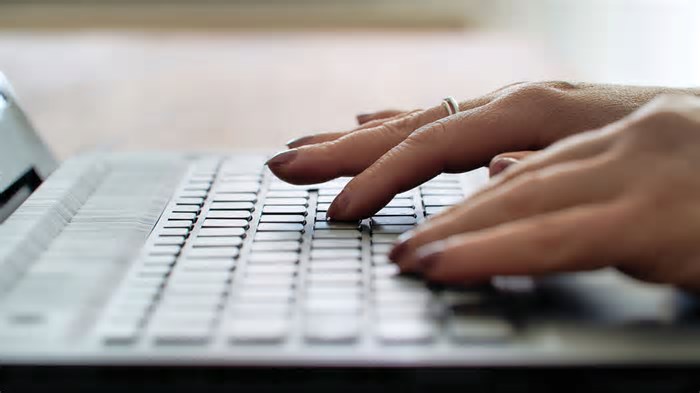 Como a inteligência artificial está criando hackers fantasmas e transformando os golpes cibernéticos
