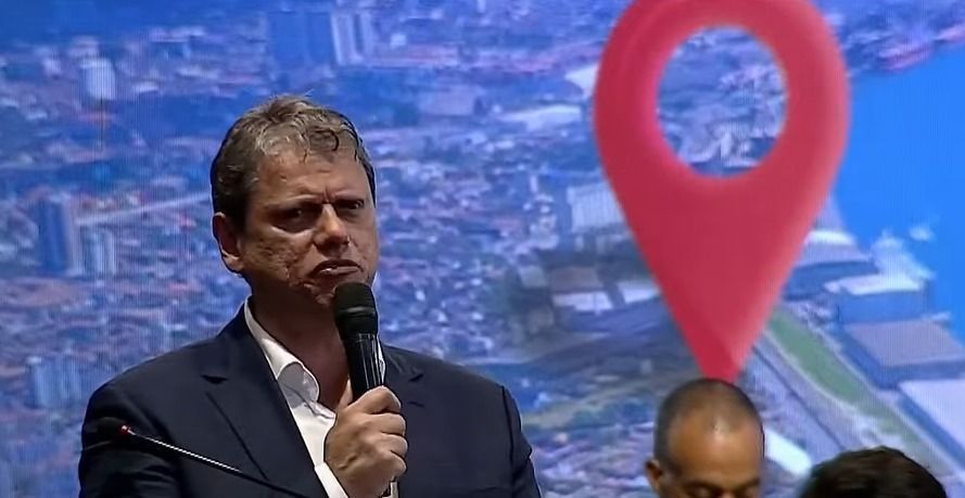 Tarcísio é vaiado em evento de inauguração de túnel com Lula na Baixada Santista