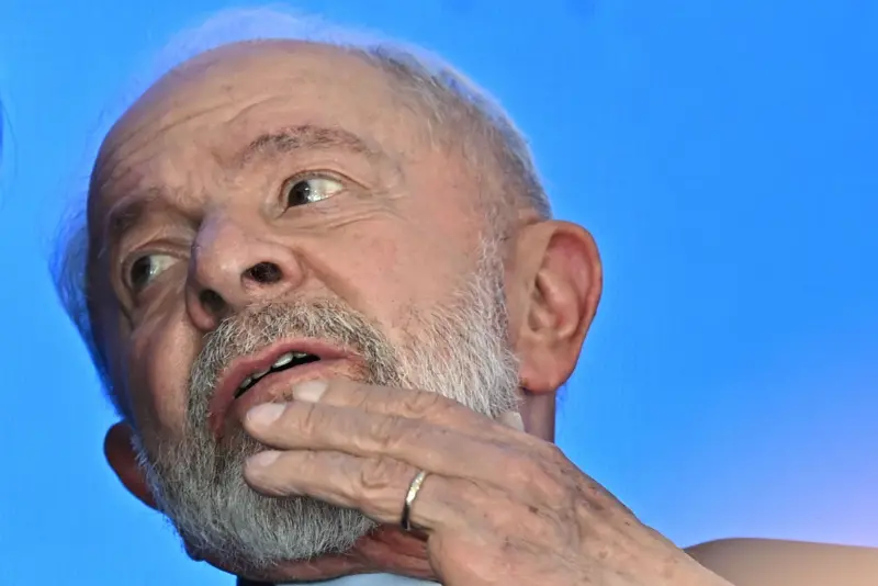 Popularidade de Lula despenca em pesquisa: como inflação de alimentos virou 'calcanhar de Aquiles' do governo