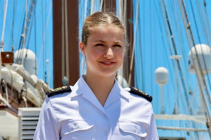 Solo brasileiro! Futura rainha da Espanha atraca no porto de Salvador