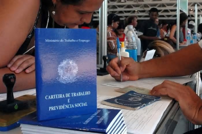 EMPREGO: Sines ofertam mais de 280 vagas nesta sexta-feira em Manaus