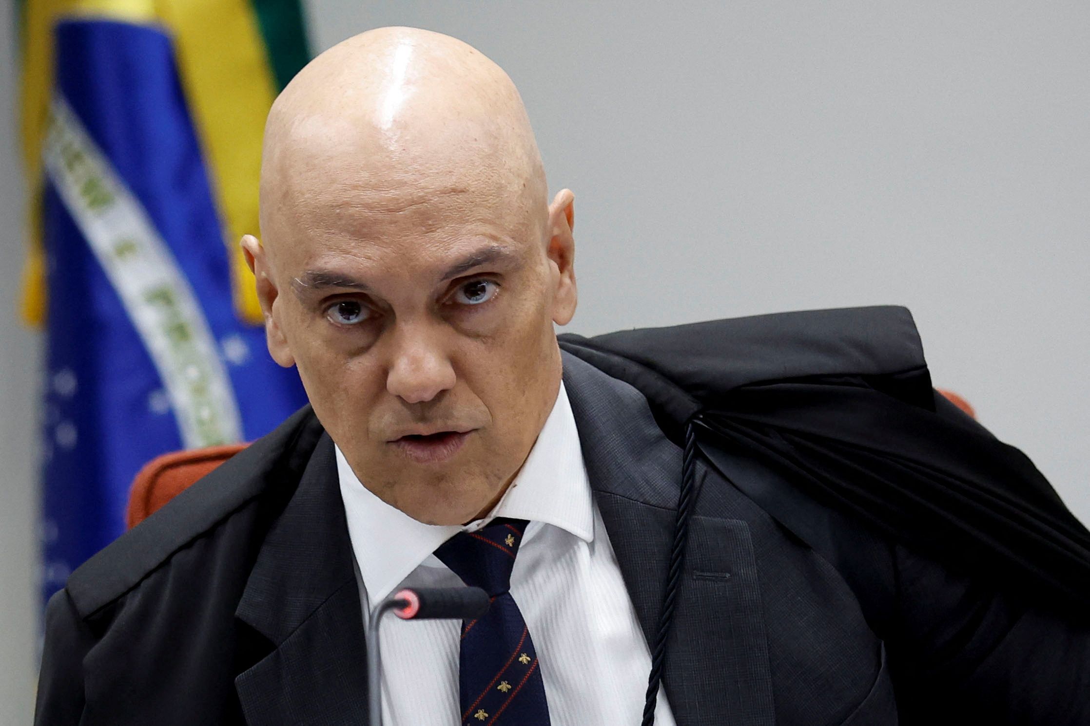 Alexandre de Moraes determina bloqueio da rede social Rumble no Brasil