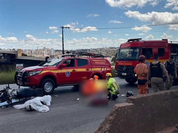 Piloto de motocicleta morre em acidente com carreta no Anel Rodoviário, em BH