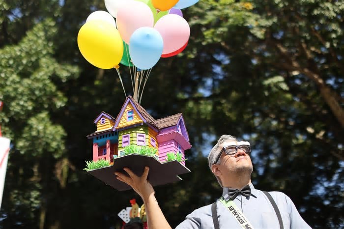 Tradicional bloco Desliga da Justiça abre folia deste sábado no Centro do Rio
