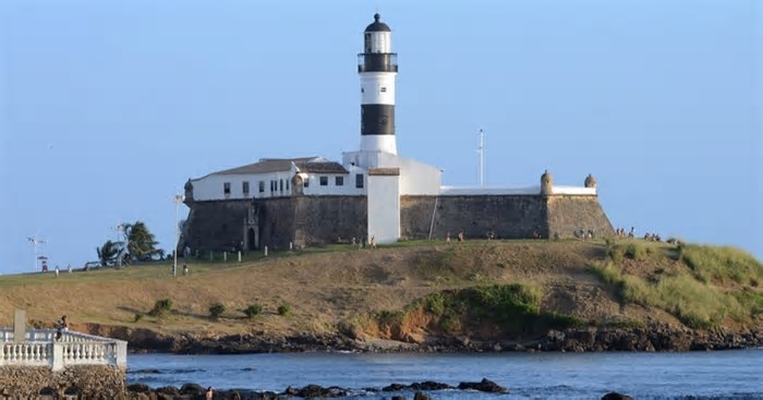 Farol da Barra e Museu Náutico da Bahia ocupam 2ª posição no ranking das atrações mais fotografadas do Brasil no Google Maps