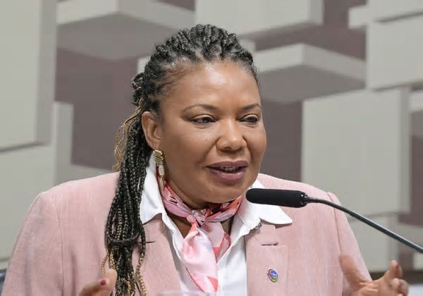 Margareth Menezes não descarta uso de recursos federais para reconstruir igreja em Salvador