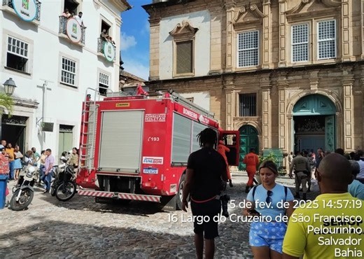 Turista paulista morre após desabamento de teto de ‘igreja de ouro’ no centro de Salvador