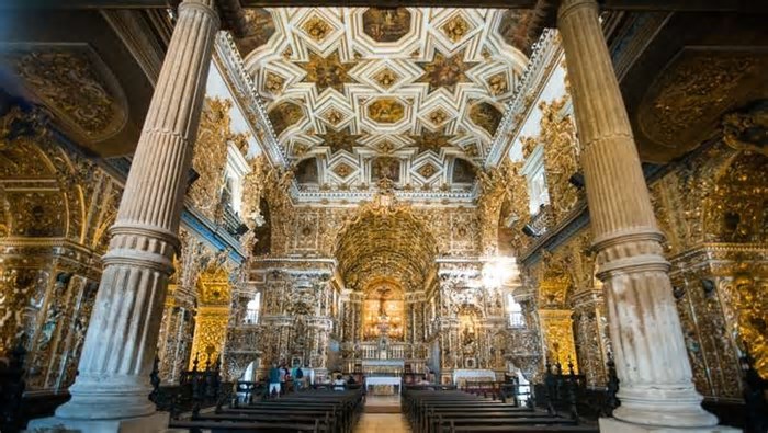 Veja como era o teto da 'igreja de ouro' e como ficou após desabamento em Salvador