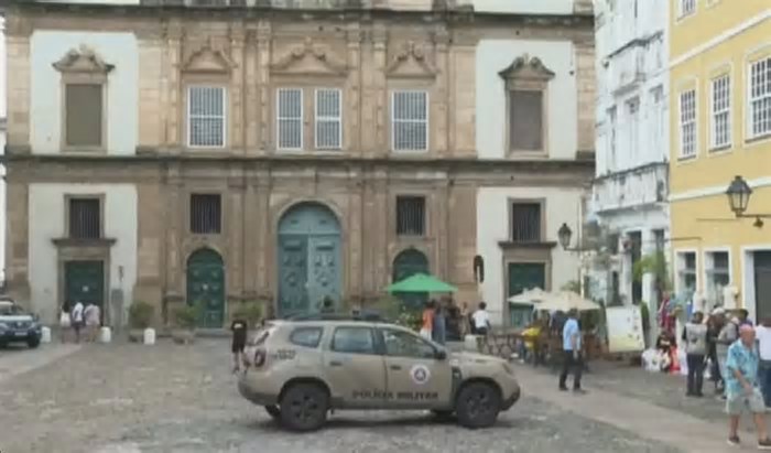 Peritos avaliam como teto da 'igreja de ouro' desabou na Bahia