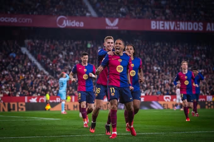 Barcelona goleia Sevilla e se aproxima do topo no Campeonato Espanhol