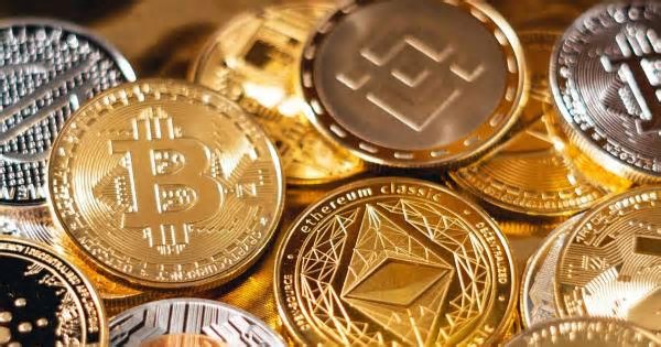 Criptomoedas e moedas tradicionais