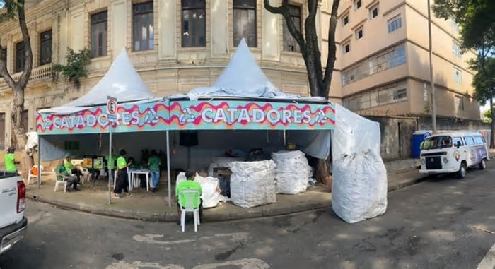 Prefeitura cede à pressão e vai destinar R$ 500 mil para parceria com catadores no Carnaval de BH