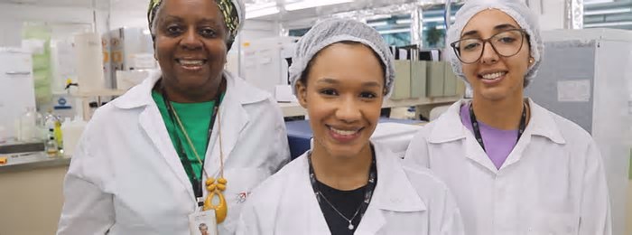 Governo de Minas apoia jovem pesquisadora que desenvolve estudo sobre câncer