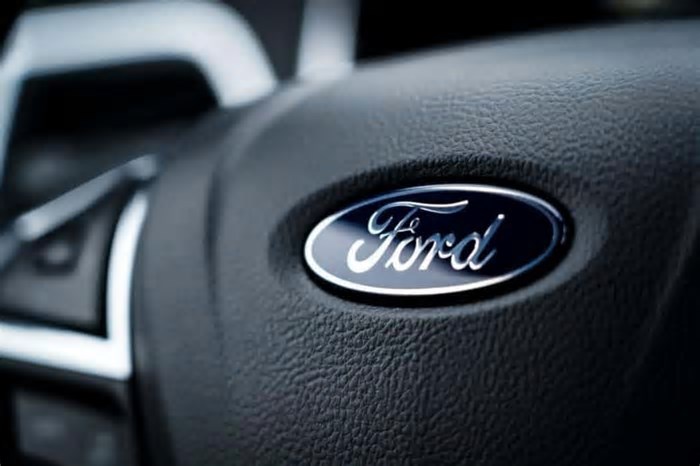 CEO da Ford expõe problemas com carros elétricos de grande porte