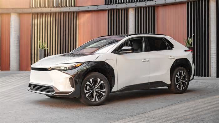 Toyota inaugura sua 1ª fábrica de baterias para carros elétricos nos EUA