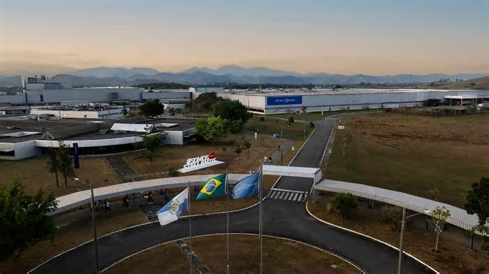 Polo automotivo Stellantis de Porto Real celebra 24 anos