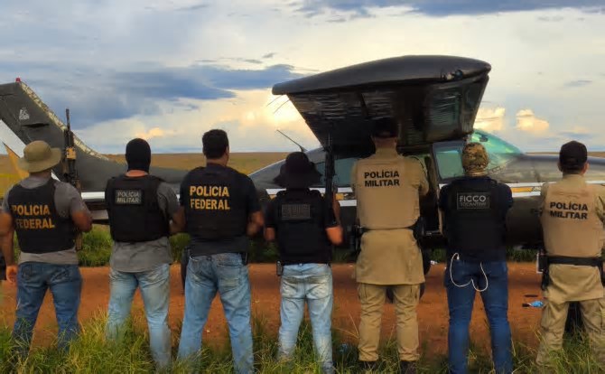 Avião carregado de cocaína é flagrado em pista improvisada no Tocantins