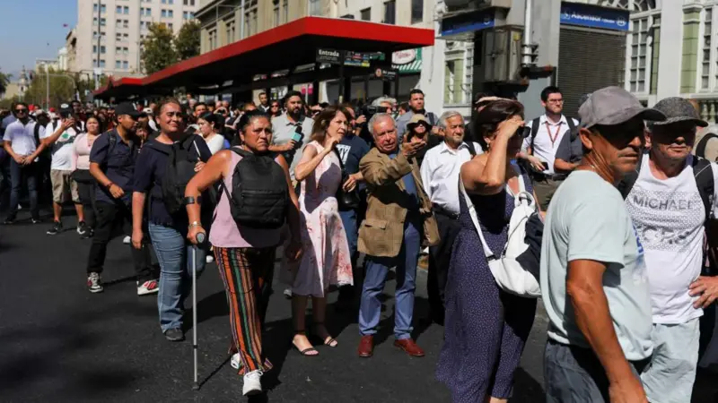 O apagão que fez governo do Chile decretar estado de exceção e toque de recolher