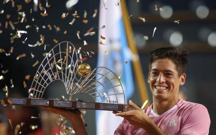 Baez bate algoz de João Fonseca na final e conquista o título do Rio Open