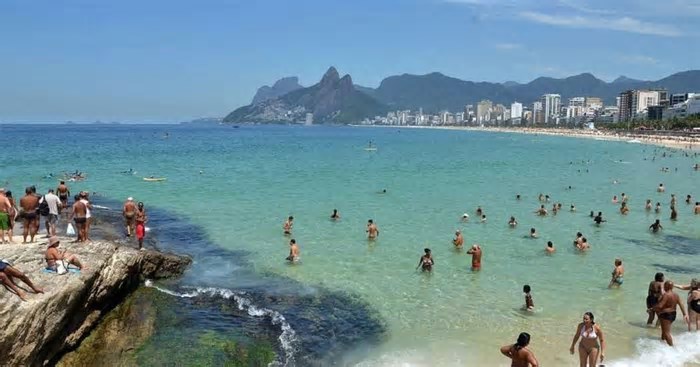 6 praias brasileiras (e um banco de areia) que parecem piscinas