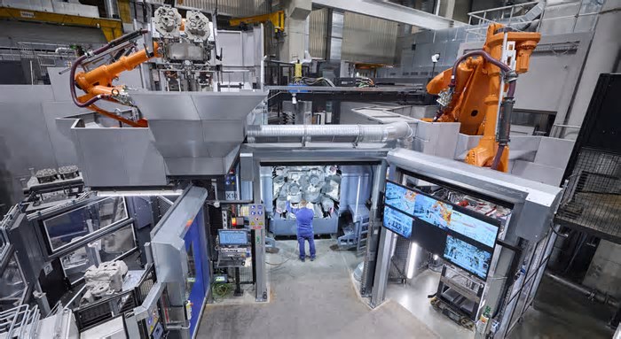 Bmw inizierà produzione batterie EV di sesta generazione in Cina nel 2026. Tecnologia da 800 V e maggiore autonomia