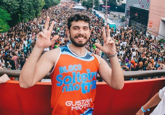 Gustavo Mioto dispensa amor de Carnaval e retoma bloco em SP: 'Tem que ser um amor de ano inteiro'