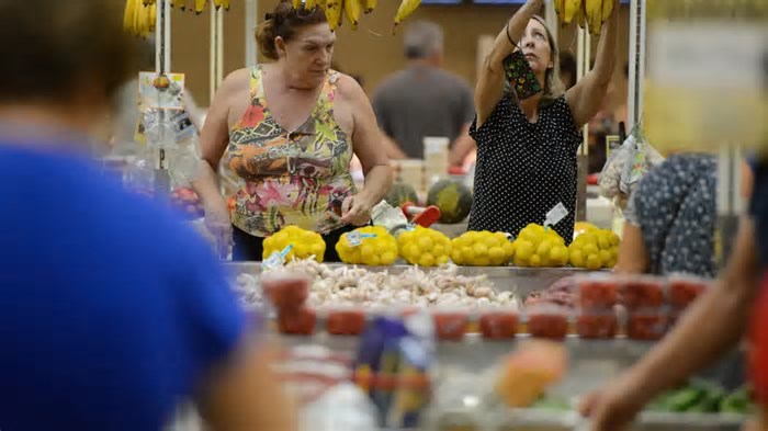 Pesquisa revela que alta nos preços dos alimentos impacta consumo em 2025