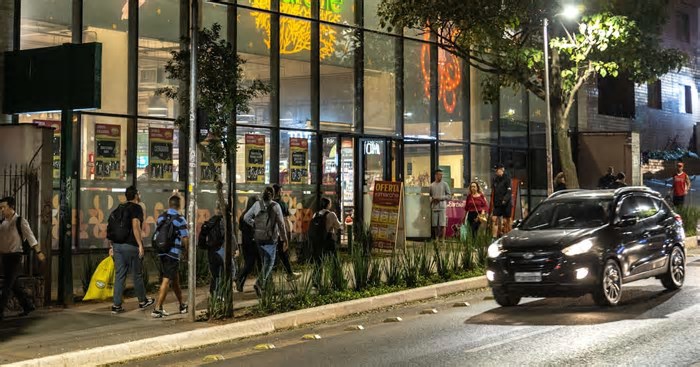 Disputa por mercado premium e tentativa de ‘virada pop’: conheça o supermercado St Marche